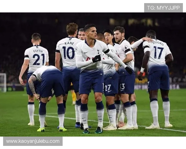 公牛与骑士巅峰对决再燃战火谁能在激烈较量中笑到最后 公牛与骑士巅峰对决再燃战火谁能在激烈较量中笑到最后