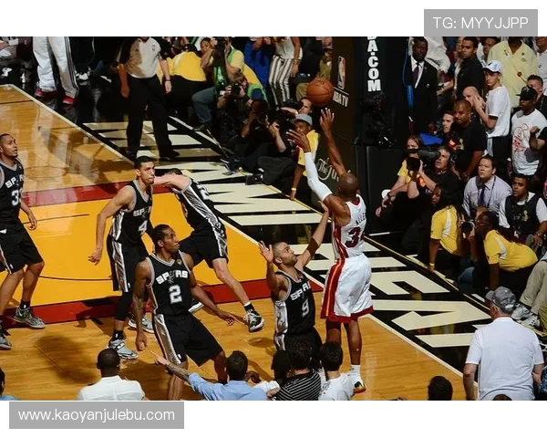 2014年季后赛马刺与小牛的激烈对决回顾与分析