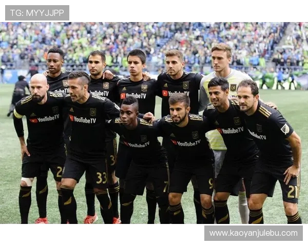 休斯顿戴拿模对阵洛杉矶球队精彩赛事回顾与分析