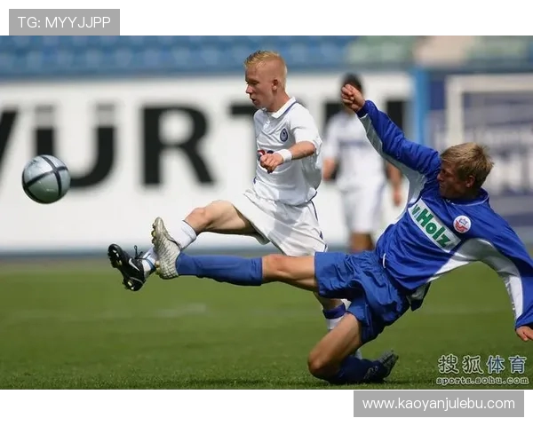 克罗斯在足球世界的传奇之路与未来展望：从天才少年到中场大师的成长历程